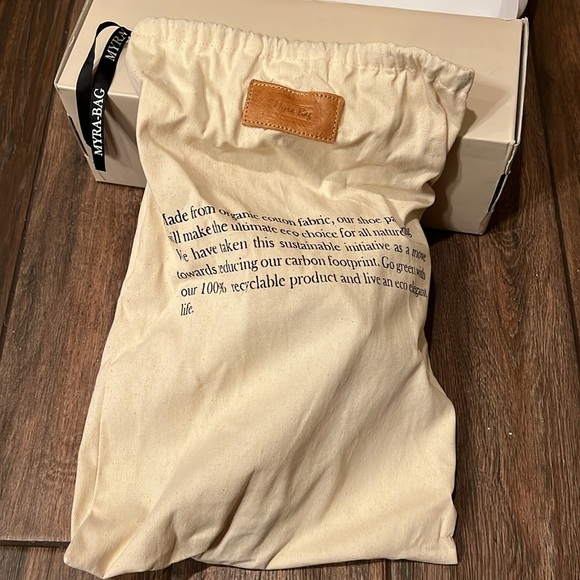 🐄 NWT Myra brand leather and cow hide“Spruce-Up” style flats - Picture 6 of 13